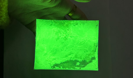 Will the glow in the dark powder be affected by temperature?